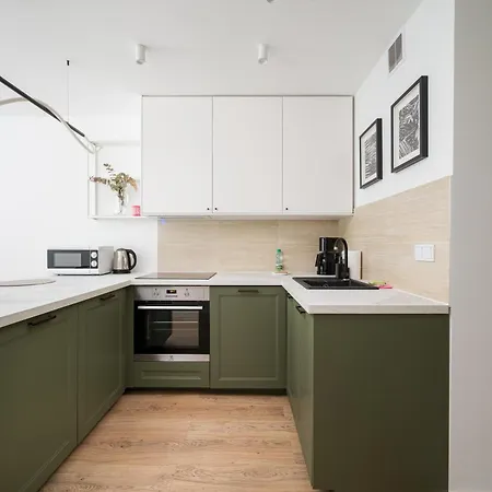 Broniewskiego Comfort Flow By Bookinghost Appartamento