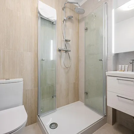 Broniewskiego Comfort Flow By Bookinghost Apartman Varsó